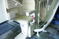 Handicare_Freecurve_intermediate_landing_HR_CMYK